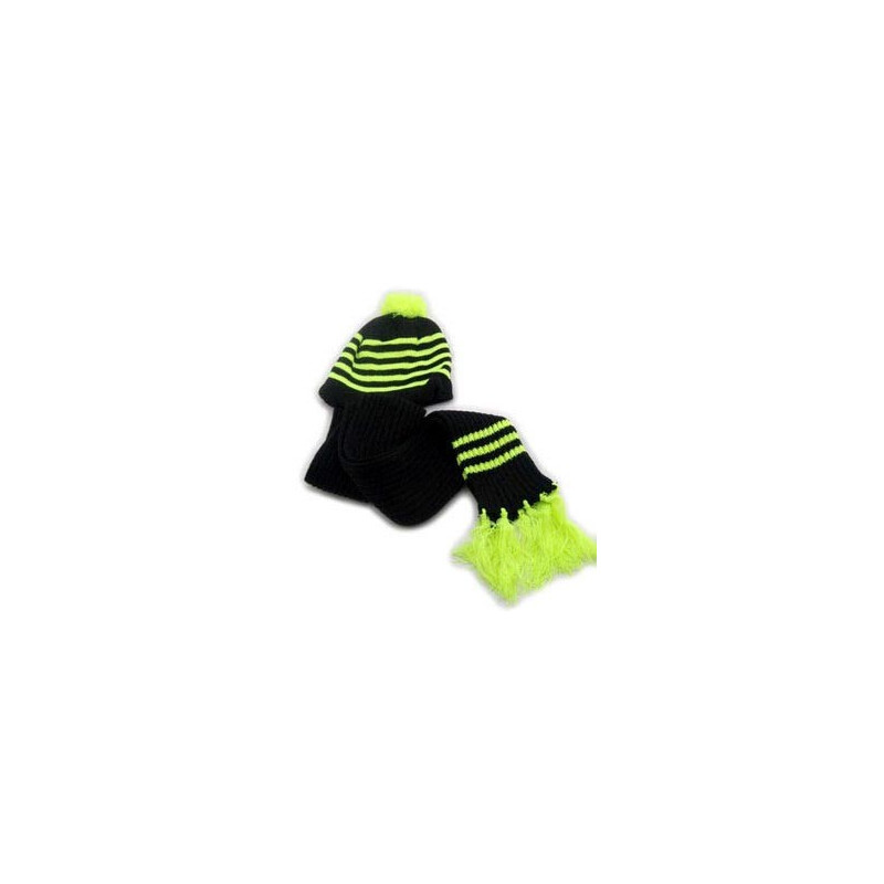 Bonnet et écharpe jaune fluo