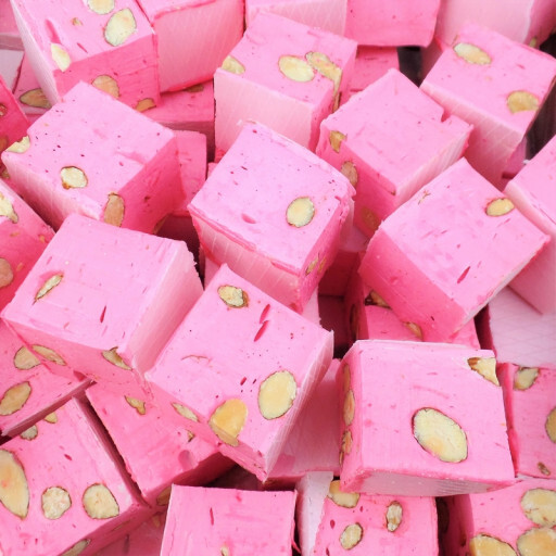 Nougat rose à la fraise - Cube aux amandes
