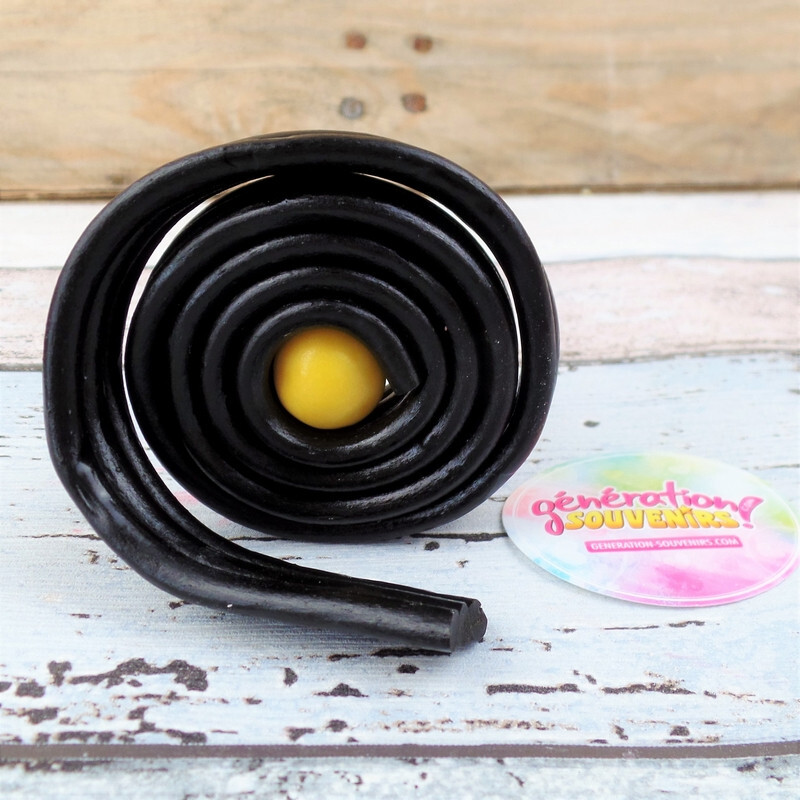 Rouleau de réglisse avec bubble gum
