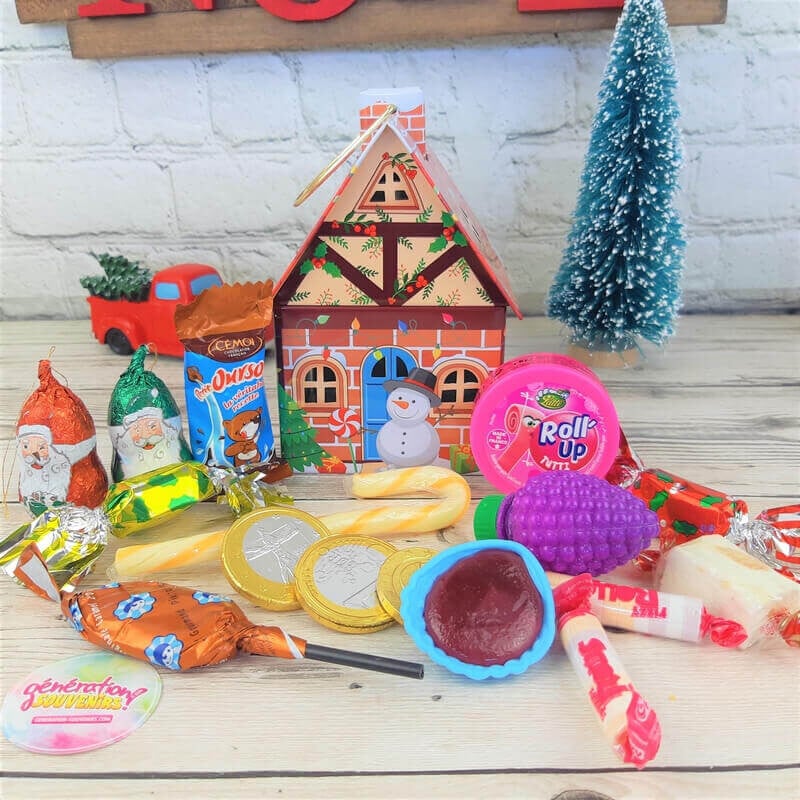 Maison de Noël remplie de bonbons rétro