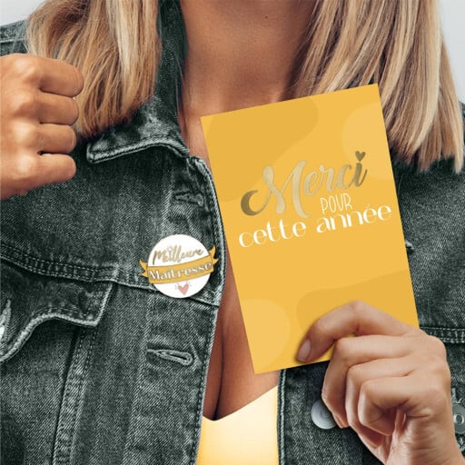 Pin's avec carte - Meilleure maîtresse - Merci pour cette année