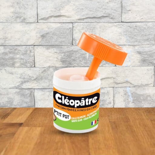 Colle Cléopâtre - Petit pot des années 80